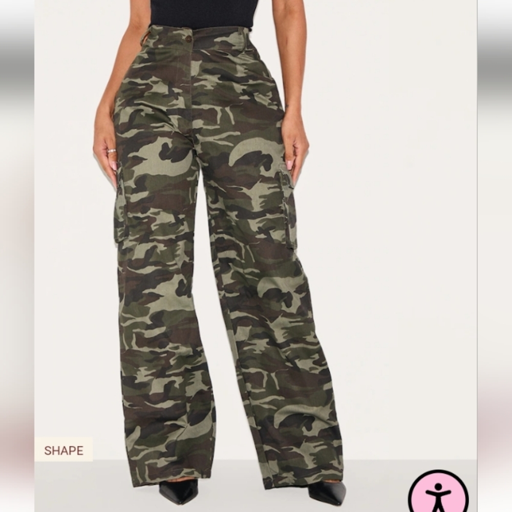 PrettyLittleThing Camouflage Wide Leg Pants. Perfect fit for a smaller waist.
